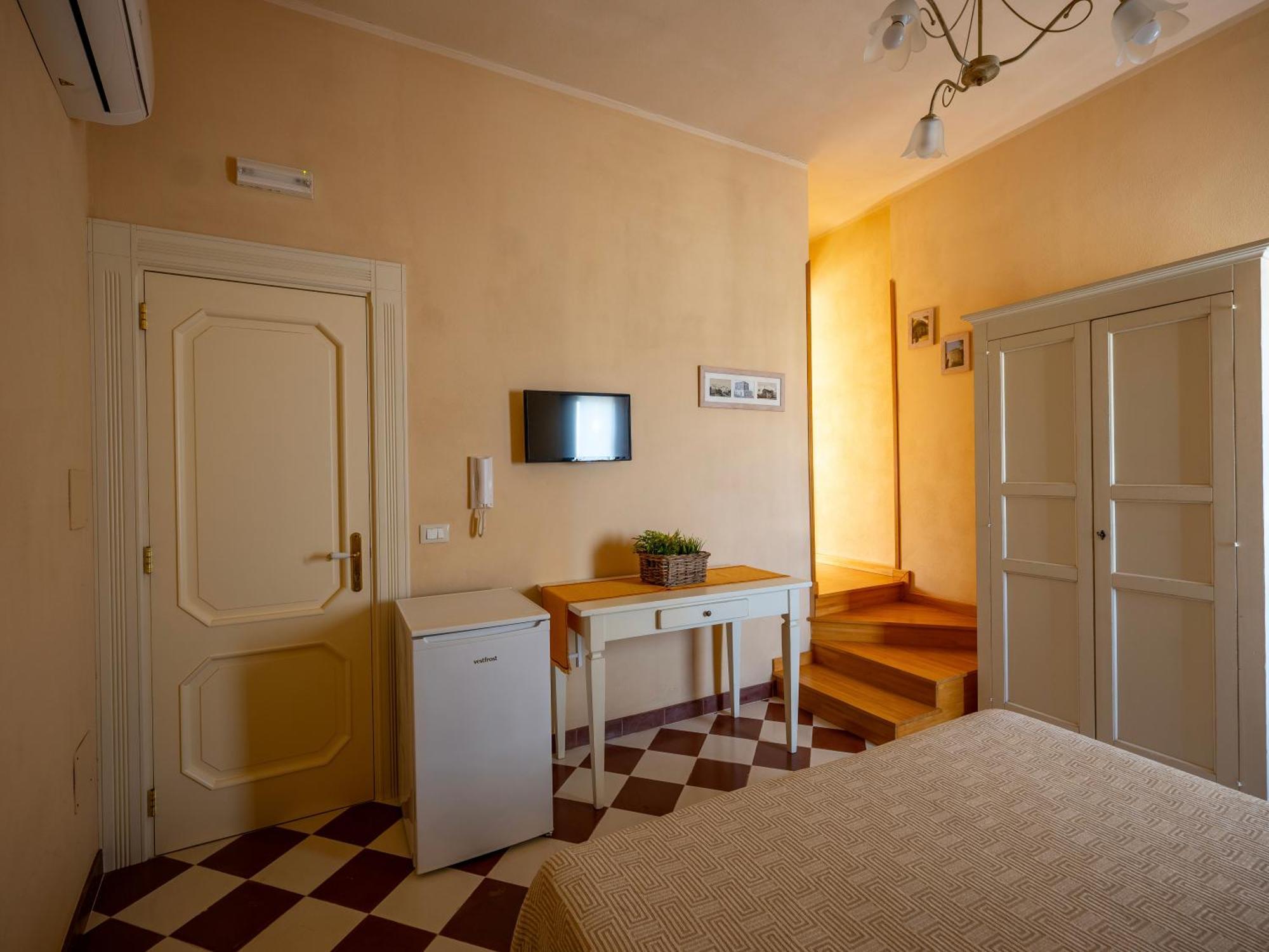 Le Tre Dimore Historic Homes بورغوني المظهر الخارجي الصورة