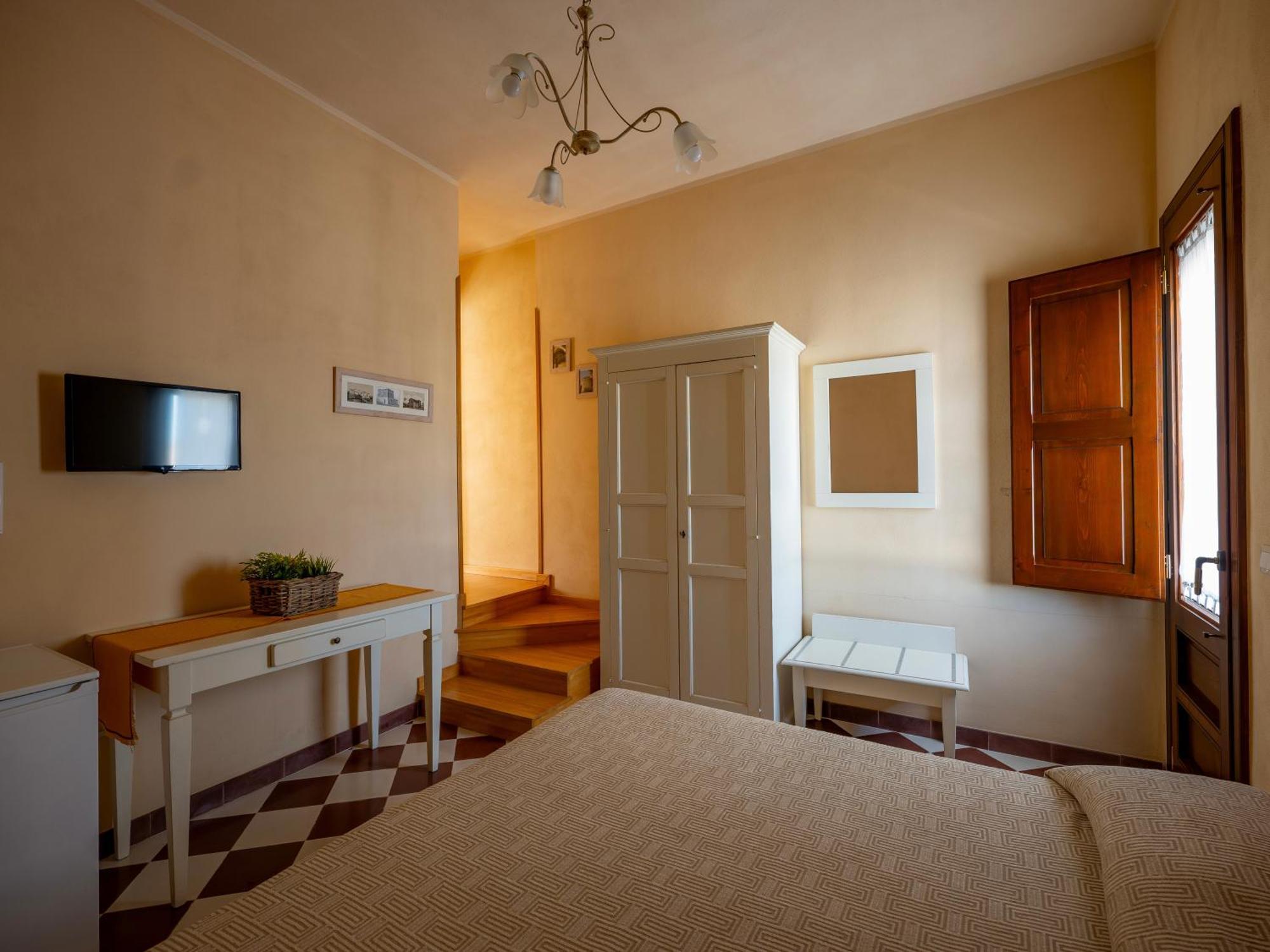 Le Tre Dimore Historic Homes بورغوني المظهر الخارجي الصورة